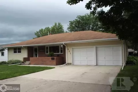 821 S 5th St SW, Hampton, IA 50441 photo 1