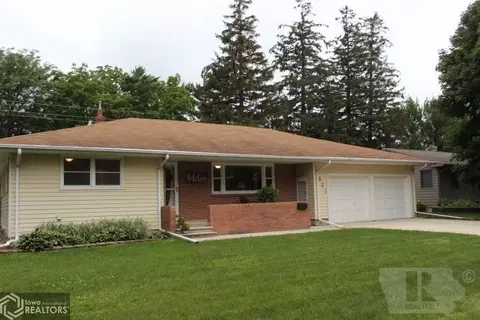821 S 5th St SW, Hampton, IA 50441 photo 2