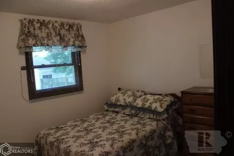 110 7th St SE, Hampton, IA 50441 photo 8
