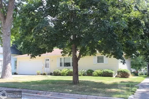 110 7th St SE, Hampton, IA 50441 photo 2