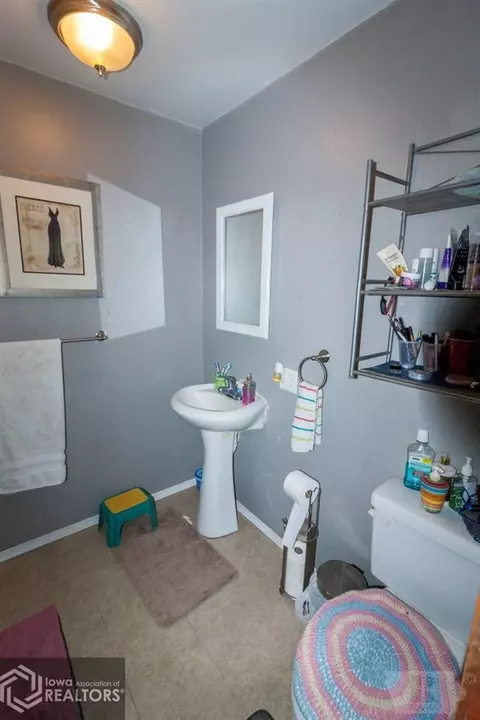 408 1st St SE, Hampton, IA 50441 photo 14