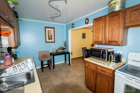 408 1st St SE, Hampton, IA 50441 photo 4