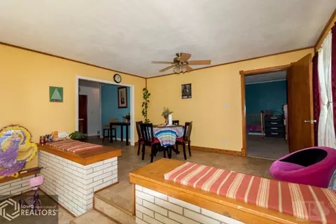 408 1st St SE, Hampton, IA 50441 photo 8