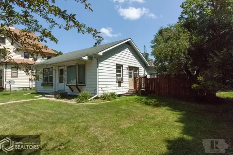 408 1st St SE, Hampton, IA 50441 photo 2