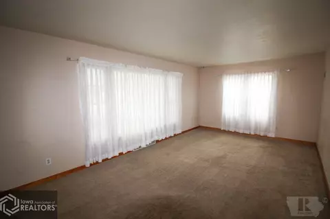 720 4th Ave SE, Hampton, IA 50441 photo 5
