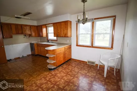 720 4th Ave SE, Hampton, IA 50441 photo 4