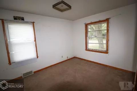 720 4th Ave SE, Hampton, IA 50441 photo 10