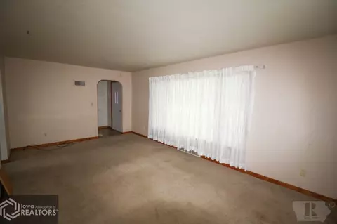 720 4th Ave SE, Hampton, IA 50441 photo 6