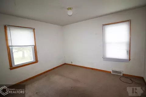 720 4th Ave SE, Hampton, IA 50441 photo 8