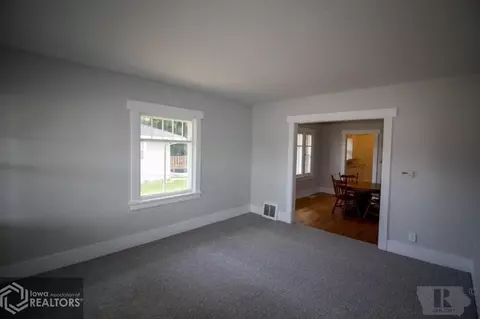 720 4th St NE, Hampton, IA 50441 photo 9