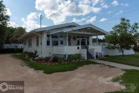 720 4th St NE, Hampton, IA 50441 photo 1