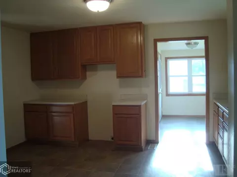 222 N Wright, Eagle Grove, IA 50533 photo 5