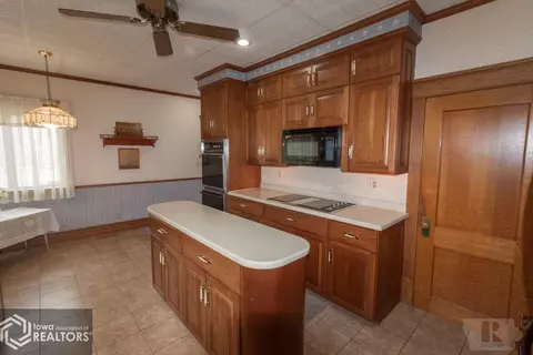 21 1st St SE, Hampton, IA 50441 photo 8