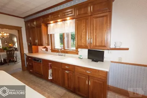 21 1st St SE, Hampton, IA 50441 photo 5