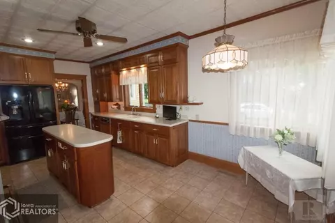 21 1st St SE, Hampton, IA 50441 photo 4