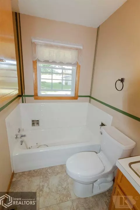 520 7th Ave NE, Hampton, IA 50441 photo 12