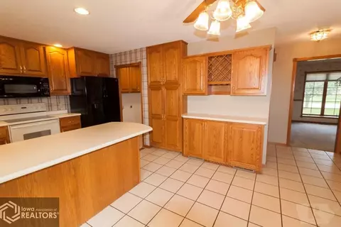 207 17th Ave NE, Hampton, IA 50441 photo 4