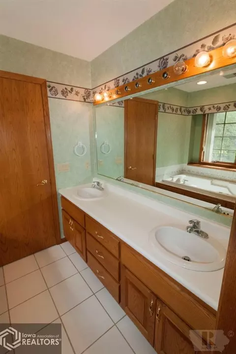 207 17th Ave NE, Hampton, IA 50441 photo 23