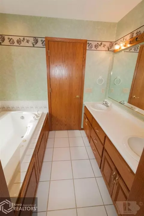 207 17th Ave NE, Hampton, IA 50441 photo 24