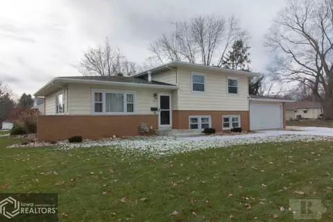 715 2nd Ave SE, Hampton, IA 50441 photo 1