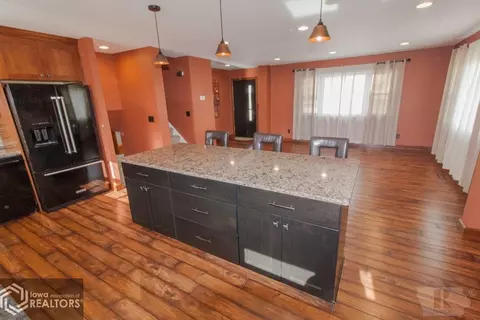 715 2nd Ave SE, Hampton, IA 50441 photo 5