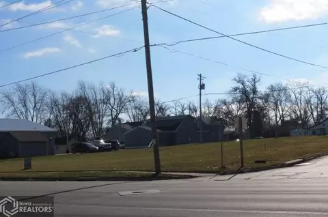 614 Central Ave W, Hampton, IA 50441