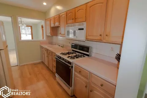 506 8th Ave SW, Hampton, IA 50441 photo 2
