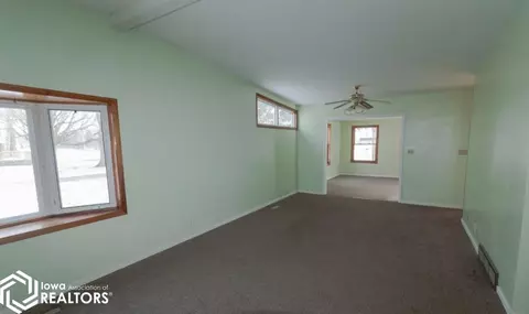 506 8th Ave SW, Hampton, IA 50441 photo 9