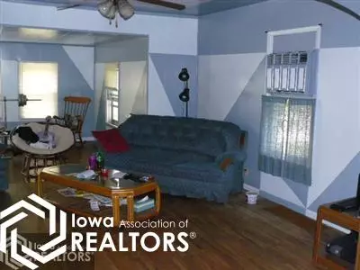 205 E Short St, Centerville, IA 52544 photo 2