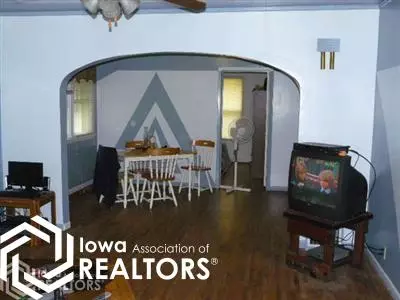 205 E Short St, Centerville, IA 52544 photo 3
