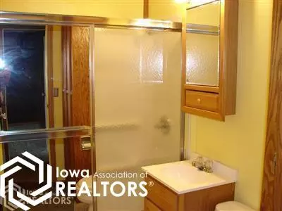 604 E Mapleleaf Dr, Mount Pleasant, IA 52641 photo 4