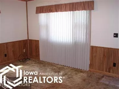 604 E Mapleleaf Dr, Mount Pleasant, IA 52641 photo 3