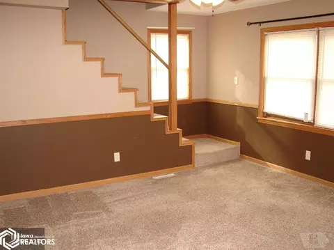 310 E Pine St, Winfield, IA 52659 photo 7