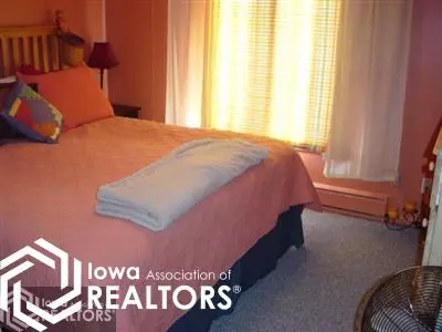 611 E State St, Centerville, IA 52544 photo 6