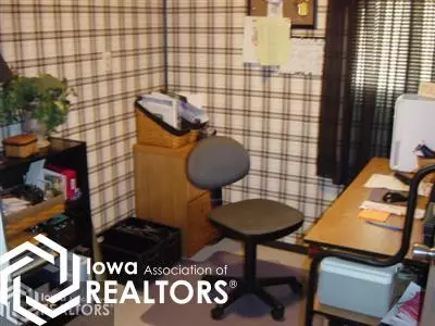 611 E State St, Centerville, IA 52544 photo 9