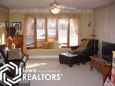 611 E State St, Centerville, IA 52544 photo 2
