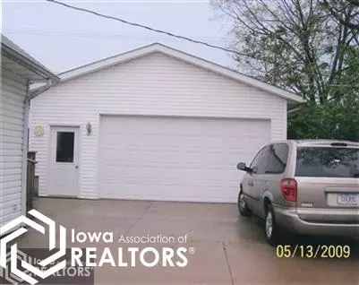 705 W Elm, Eldon, IA 52554 photo 2