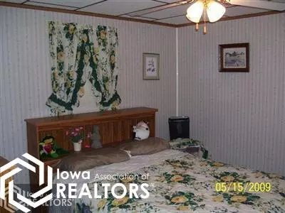 705 W Elm, Eldon, IA 52554 photo 8