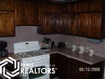 705 W Elm, Eldon, IA 52554 photo 9