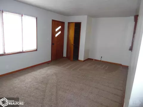 617 Denmark St, Burlington, IA 52601 photo 3