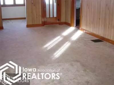 410 E Terry St, Centerville, IA 52544 photo 2