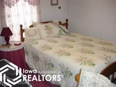 803 E Walden St, Centerville, IA 52544 photo 9
