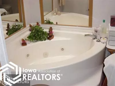 803 E Walden St, Centerville, IA 52544 photo 7