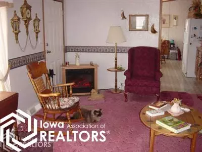 803 E Walden St, Centerville, IA 52544 photo 2