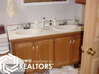 803 E Walden St, Centerville, IA 52544 photo 8