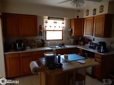 824 E Cty Rd 550, Sutter, IL 62373 photo 9