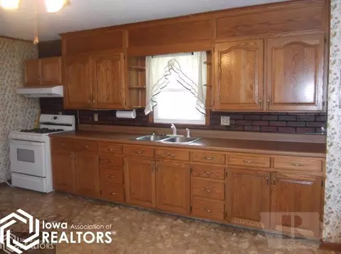 1851 Laurel St, Hamilton, IL 62341 photo 3