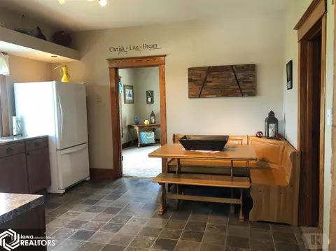 1761 Washington Rd, Eldon, IA 52554 photo 5