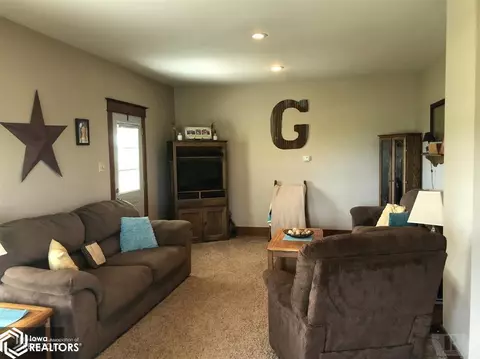 1761 Washington Rd, Eldon, IA 52554 photo 3