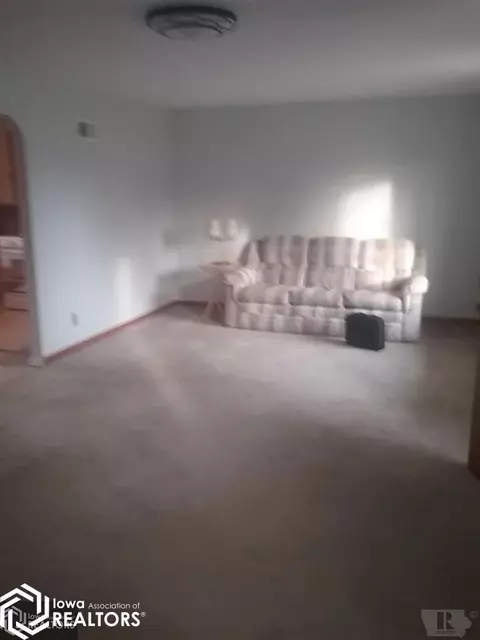 115 E Walnut, Eldon, IA 52554 photo 6